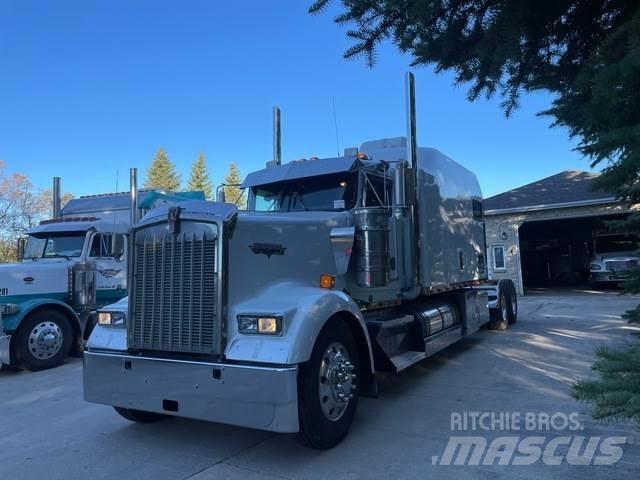 Kenworth W900L Naudoti vilkikai