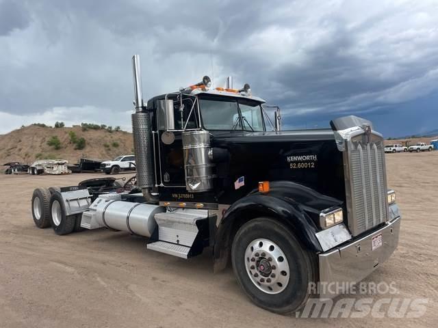 Kenworth W900L Naudoti vilkikai