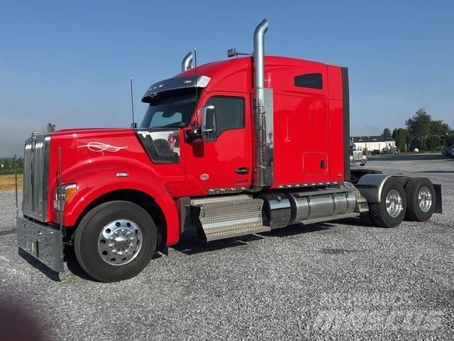 Kenworth W990 Naudoti vilkikai