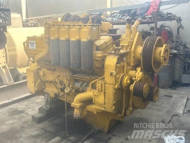 Komatsu  Varikliai