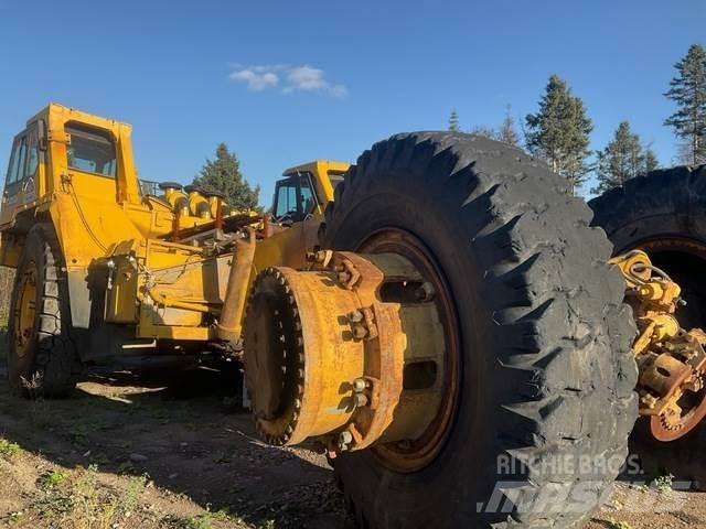 Komatsu 330M Karjeriniai savivarčiai