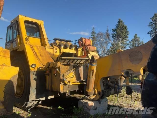 Komatsu 330M Karjeriniai savivarčiai