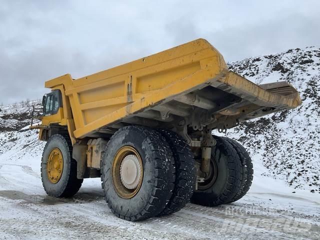 Komatsu 330M Karjeriniai savivarčiai