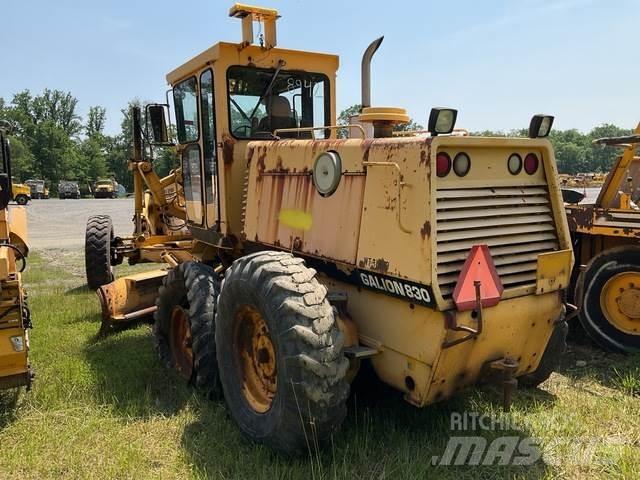 Komatsu 830B Greideriai
