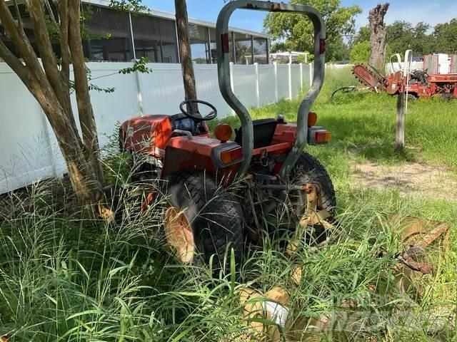 Kubota L2800 Traktoriai