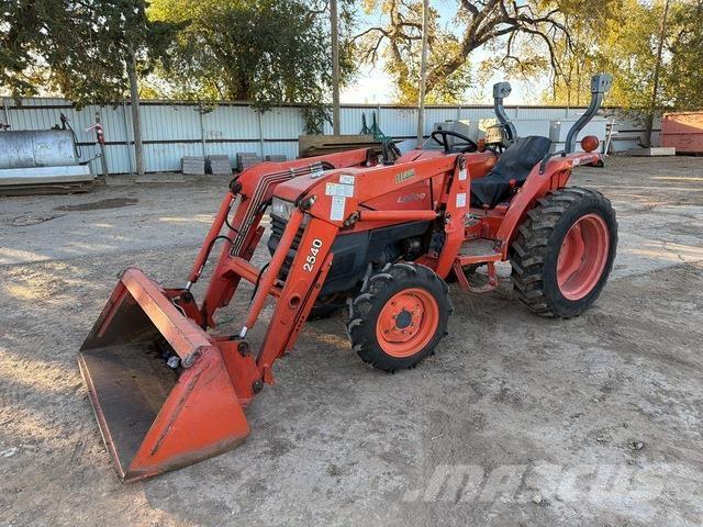 Kubota L2800D Traktoriai