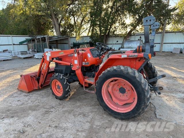 Kubota L2800D Traktoriai