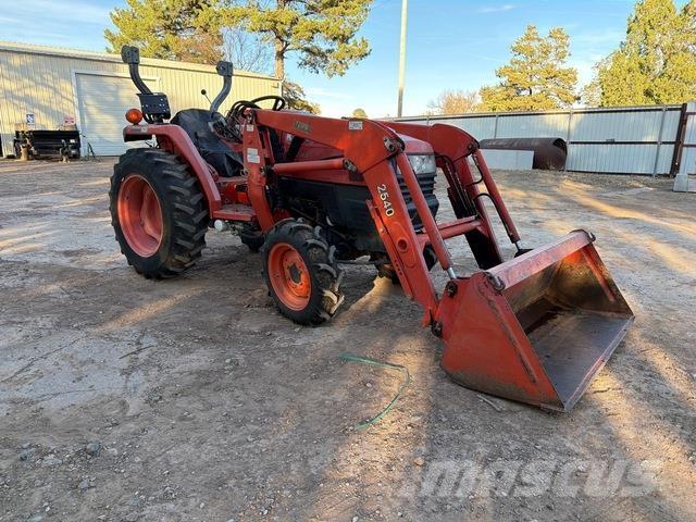 Kubota L2800D Traktoriai