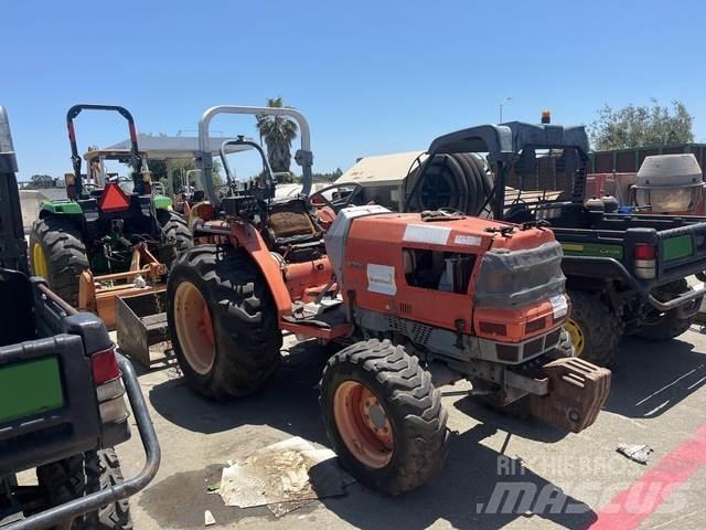 Kubota L3010D Naudoti kompaktiški traktoriai