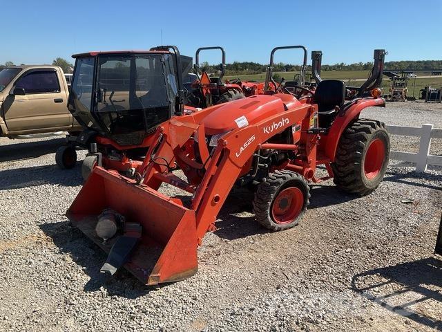 Kubota L3301DT Naudoti kompaktiški traktoriai