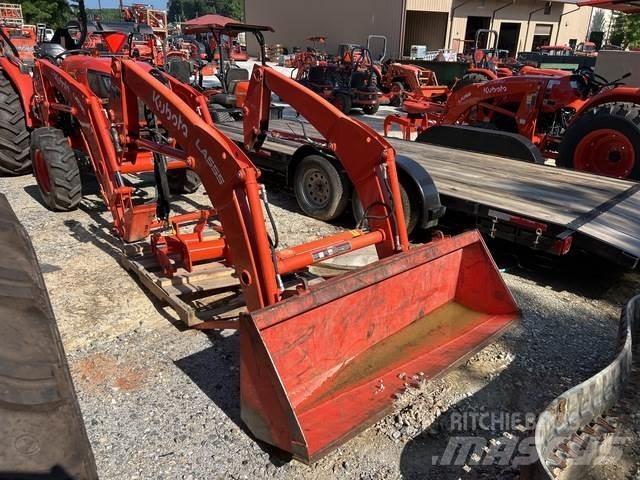 Kubota LA555 Statyba - Kita