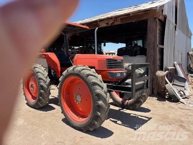 Kubota M9000 Traktoriai