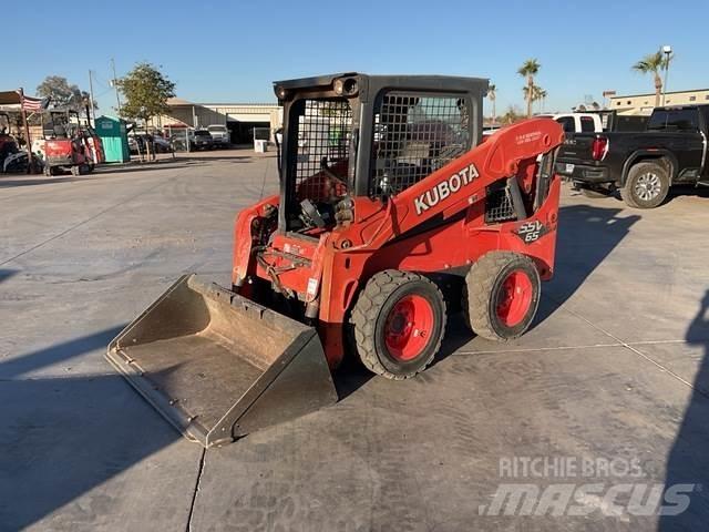 Kubota SSV65 Krautuvai su šoniniu pasukimu