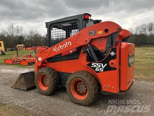 Kubota SSV65 Krautuvai su šoniniu pasukimu