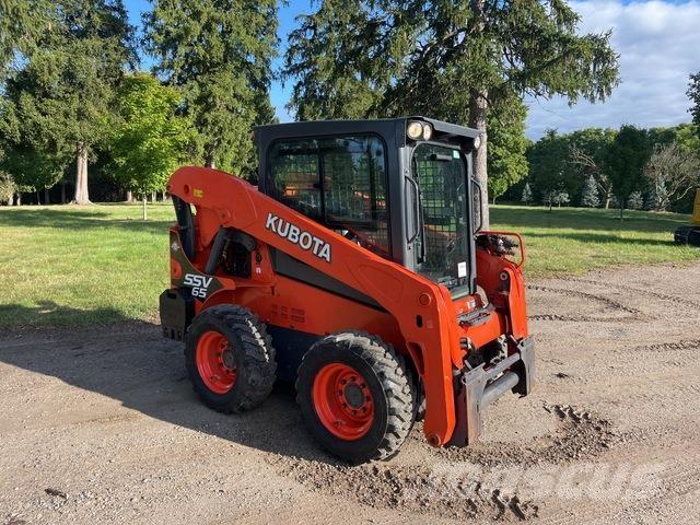 Kubota SSV65 Krautuvai su šoniniu pasukimu