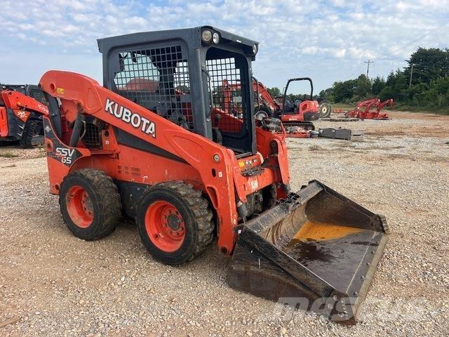 Kubota SSV65P Krautuvai su šoniniu pasukimu
