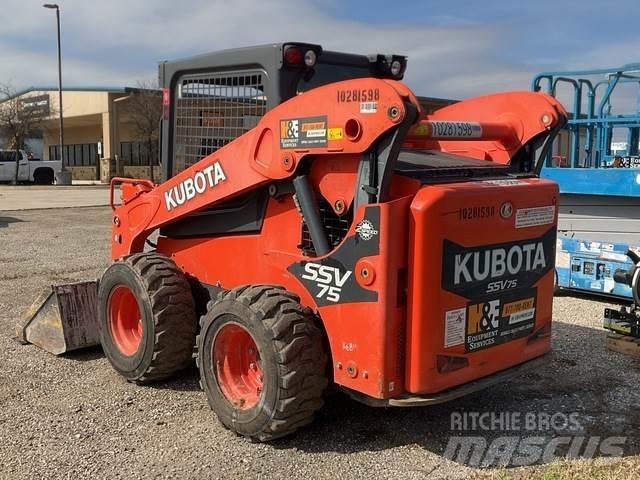Kubota SSV75 Krautuvai su šoniniu pasukimu