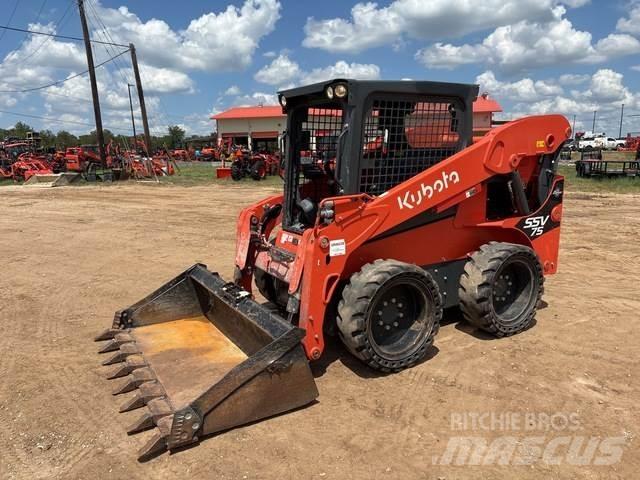 Kubota SSV75 Krautuvai su šoniniu pasukimu