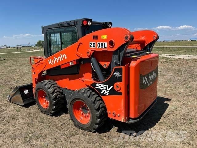 Kubota SSV75 Krautuvai su šoniniu pasukimu