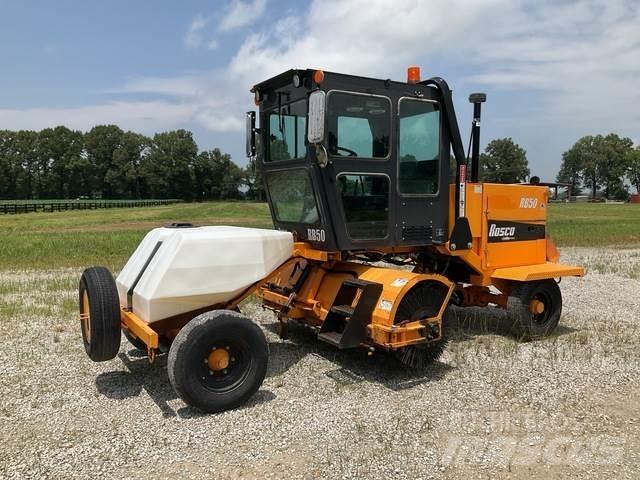 LeeBoy RB50 Vidaus šluotos
