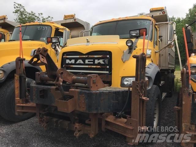 Mack 700 Sniego peiliai ir valytuvai