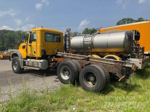Mack 700 Sniego peiliai ir valytuvai