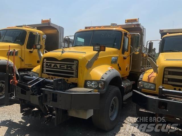 Mack 700 Sniego peiliai ir valytuvai