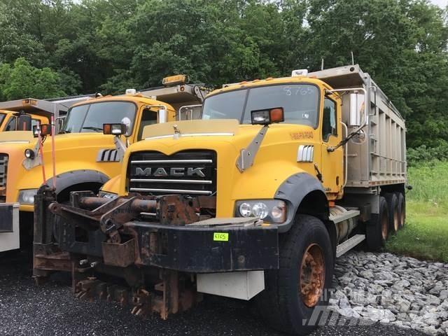 Mack 700 Sniego peiliai ir valytuvai