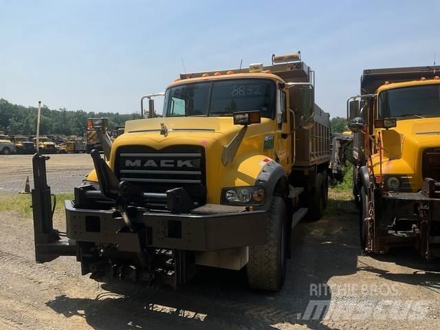 Mack 700 Sniego peiliai ir valytuvai