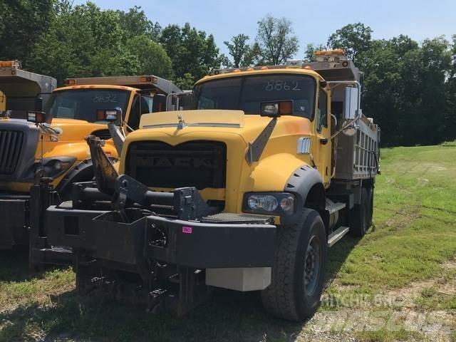 Mack 700 Sniego peiliai ir valytuvai