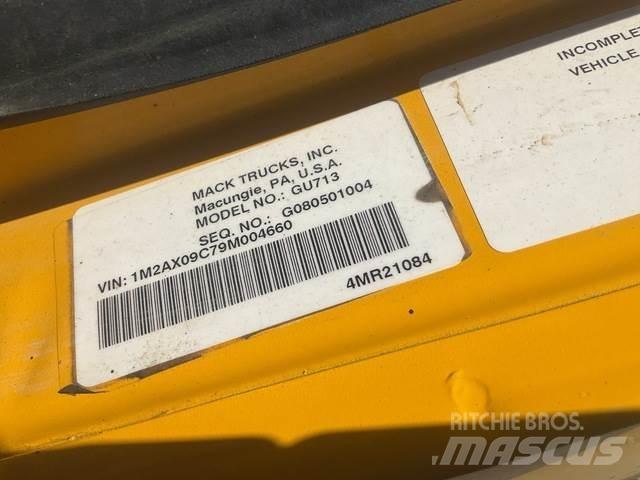 Mack 700 Sniego peiliai ir valytuvai