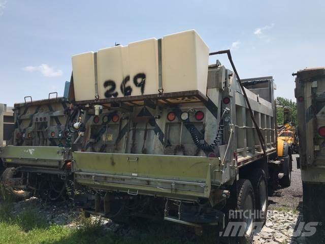 Mack 700 Sniego peiliai ir valytuvai