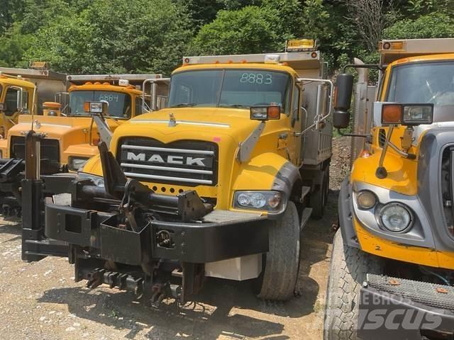 Mack 700 Sniego peiliai ir valytuvai