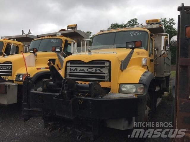 Mack 700 Sniego peiliai ir valytuvai