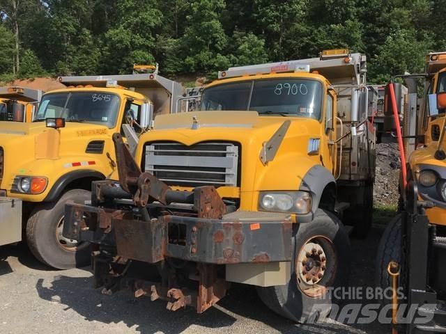 Mack 700 Sniego peiliai ir valytuvai