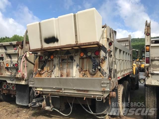 Mack 700 Sniego peiliai ir valytuvai
