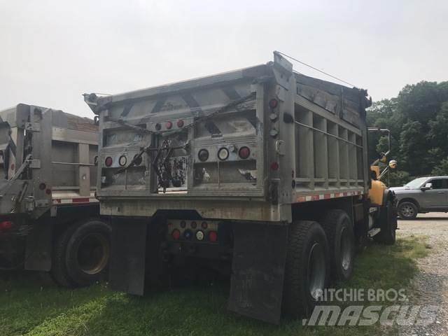 Mack 700 Sniego peiliai ir valytuvai