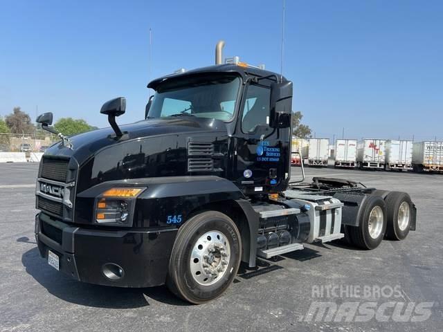 Mack AN64T Naudoti vilkikai