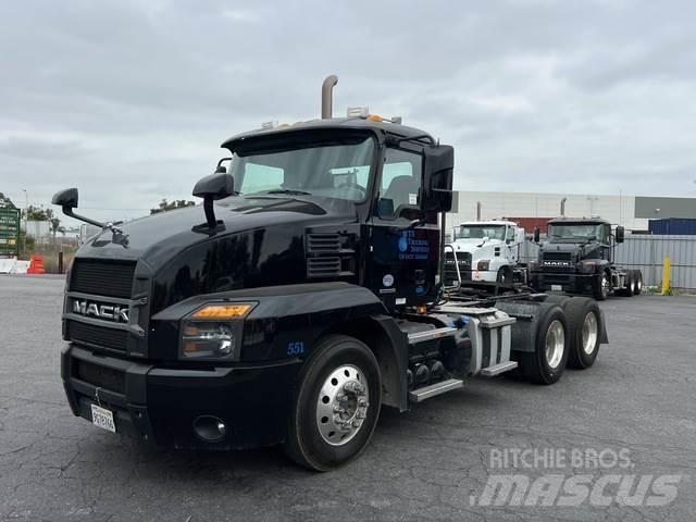 Mack AN64T Naudoti vilkikai