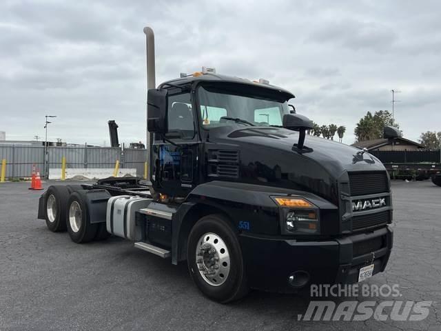 Mack AN64T Naudoti vilkikai