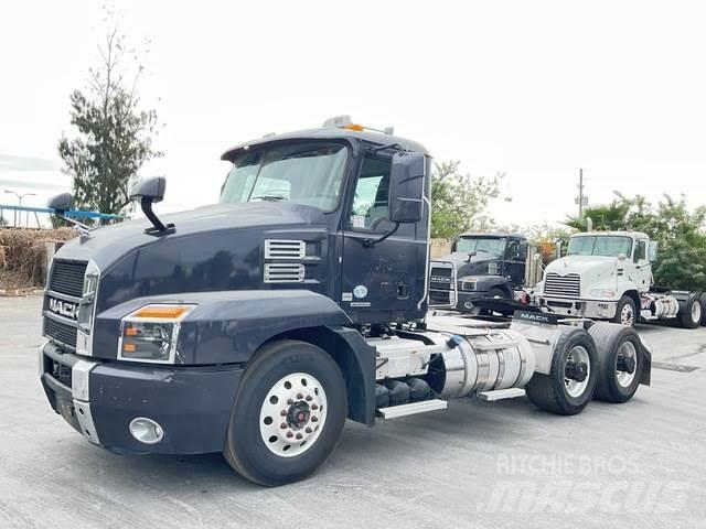 Mack AN64T Naudoti vilkikai