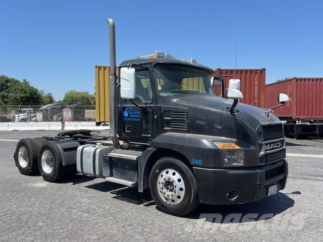 Mack AN64T Naudoti vilkikai