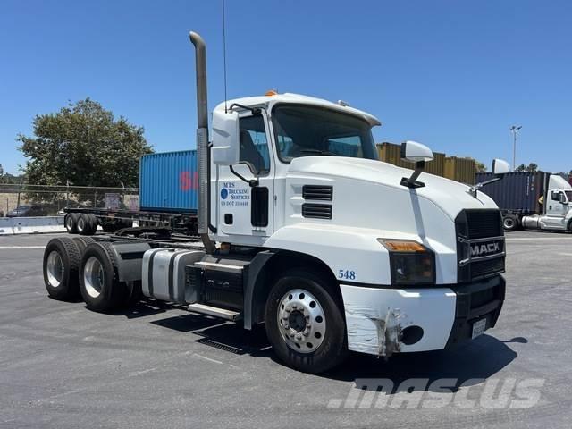 Mack AN64T Naudoti vilkikai