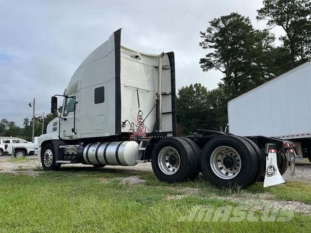 Mack AN64T Naudoti vilkikai