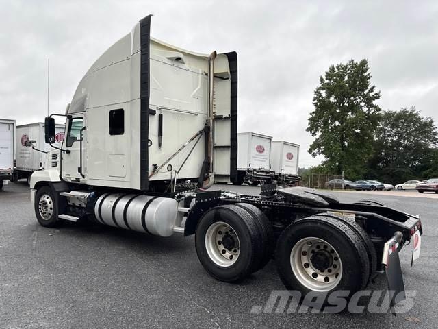 Mack AN64T Naudoti vilkikai