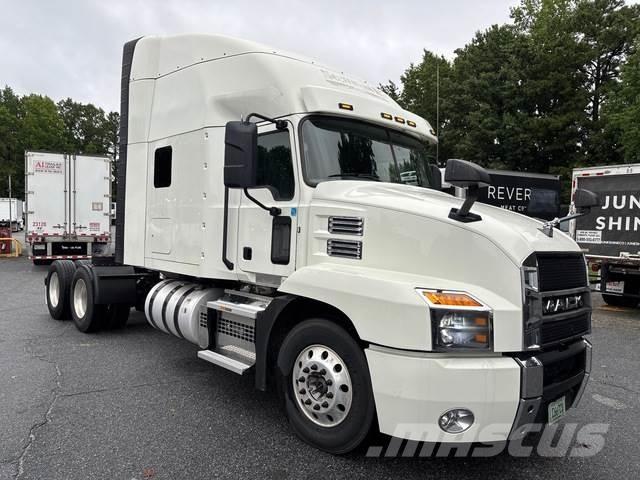 Mack AN64T Naudoti vilkikai