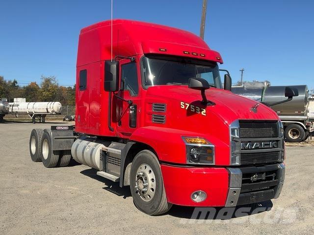 Mack AN64T Naudoti vilkikai