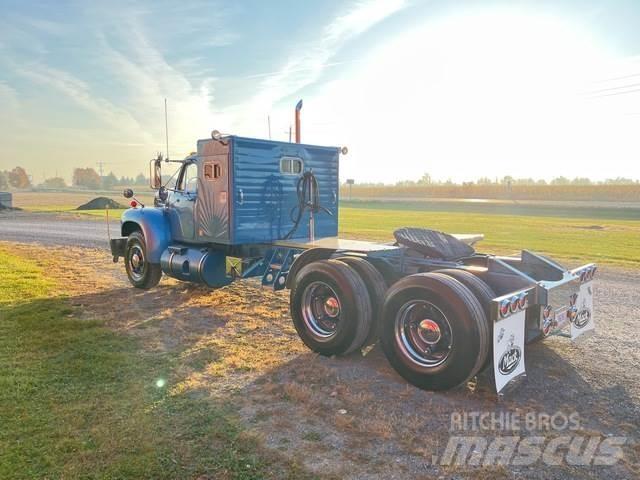 Mack B-61 Naudoti vilkikai