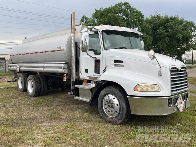 Mack CH613 Automobilinės cisternos
