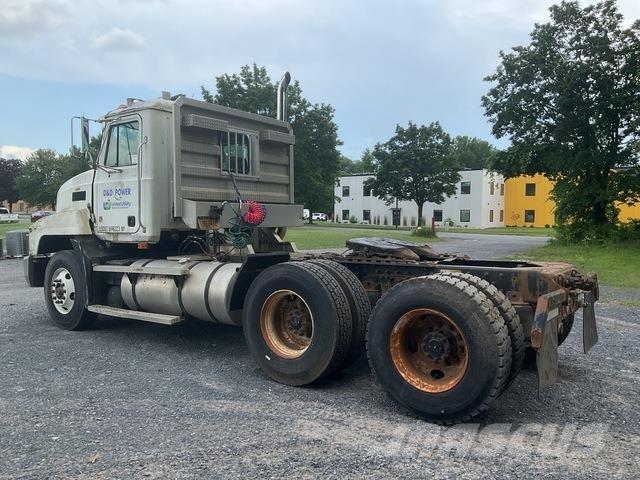 Mack CH613 Naudoti vilkikai